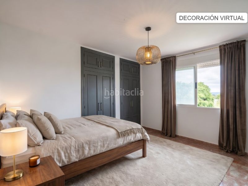 Foto b341c8e4-6086-4d0e-8ccd-d4ff7ff441c6. Casa adossada amb aparcament a Macastre