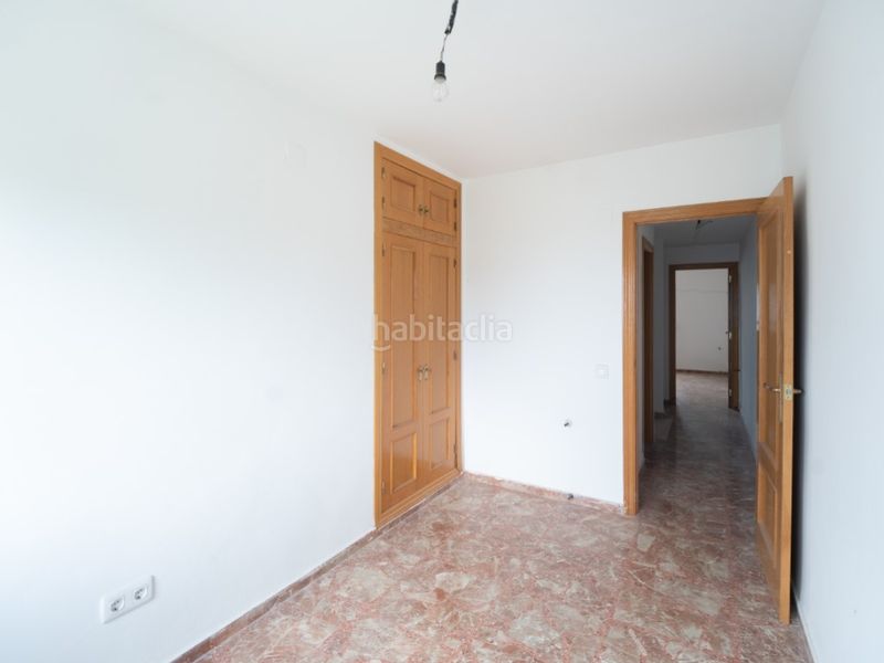 Foto dea05627-0ac4-4380-b2a1-e0ee7633f25d. Casa adossada amb aparcament a Macastre