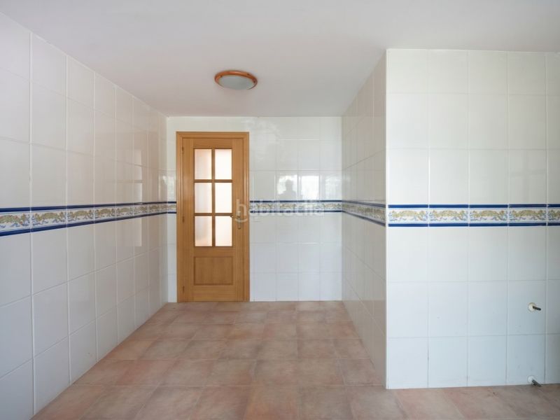 Foto e1d64ab5-d077-4d79-a405-e143ba59dd2c. Casa adossada amb aparcament a Macastre