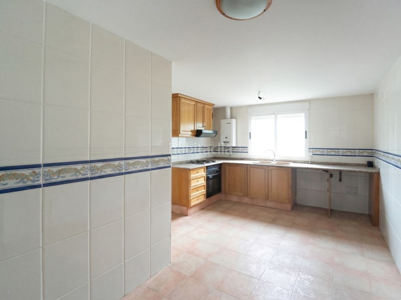 Foto fabb959f-7251-4e64-a62c-e64d9dbaea2d. Casa adossada amb aparcament a Macastre