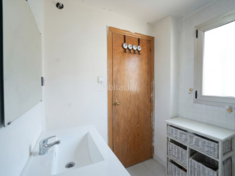 Foto 4fa8ee78-a31d-4b92-9846-83926a1f8564. Casa amb aparcament a El Alborgí Paterna
