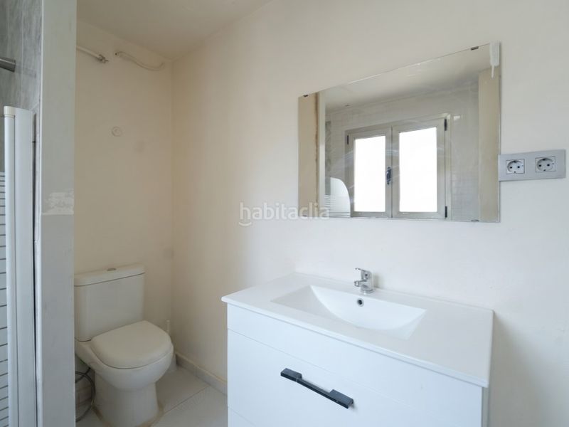 Foto b861d242-655d-459e-a8c2-7817c6fa3848. Casa amb aparcament a El Alborgí Paterna
