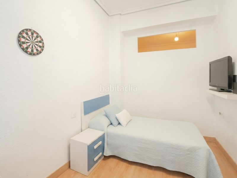 Foto cc661e50-ce13-40e5-bd03-5a1c65c56f21. Casa amb aparcament a El Alborgí Paterna