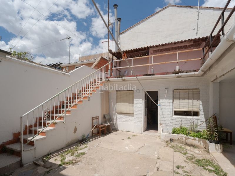 Foto ee830eb6-b694-4de2-8caf-b7300a57d68f. Casa amb aparcament a El Alborgí Paterna