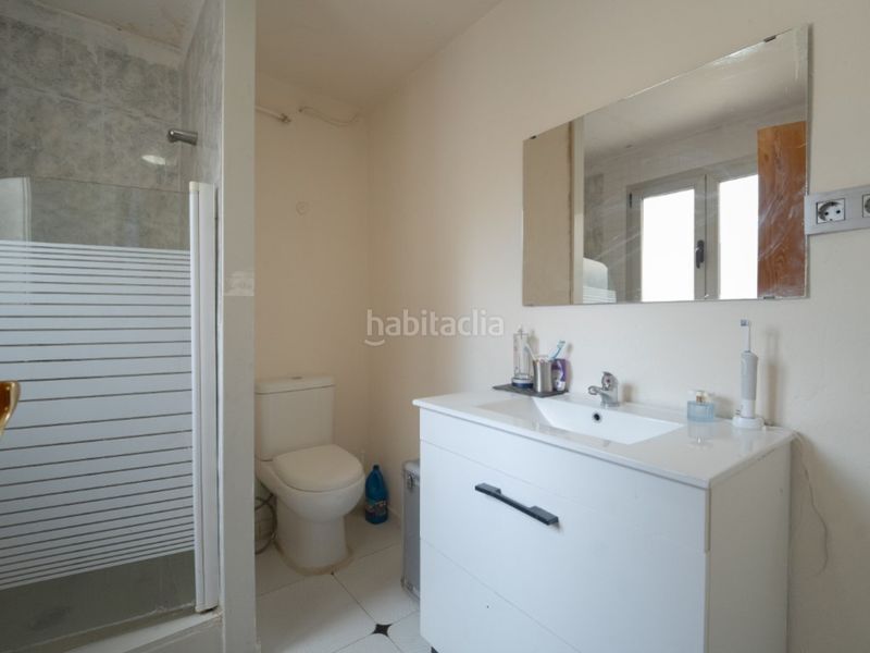 Foto ef0f1eeb-14cc-49e0-b762-b341af6d6b7d. Casa amb aparcament a El Alborgí Paterna