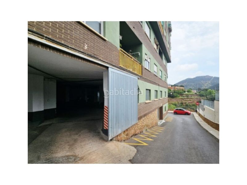 Foto 466d9efb-7ecb-4170-bd05-22ab5f5ca5c2. Aparcament cotxe a Serra
