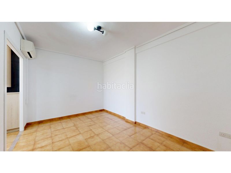 Foto f25139f0-0bce-4deb-ac17-d8176486991d. Pis a Arrancapins Valencia