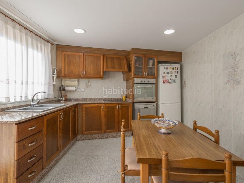 Foto ad34c25d-a860-4c15-a892-e37ba8f7b1e7. Casa adossada amb aparcament a Macastre