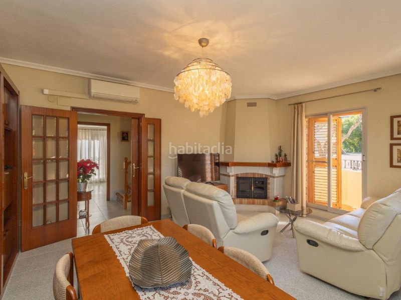 Foto dc0d3cbd-e9ec-41fa-a59c-a7c5418cbfc0. Casa adossada amb aparcament a Macastre