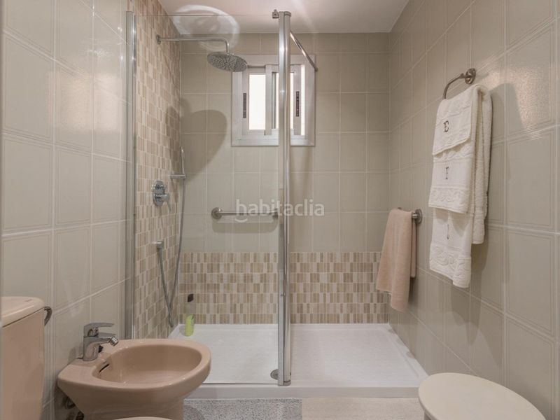 Foto e38d81a5-5415-4a57-b916-7a1ebdab59ea. Casa adossada amb aparcament a Macastre