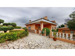 Xalet a Montroi / Montroy. Chalet con encanto en urbanización balcón de montroy