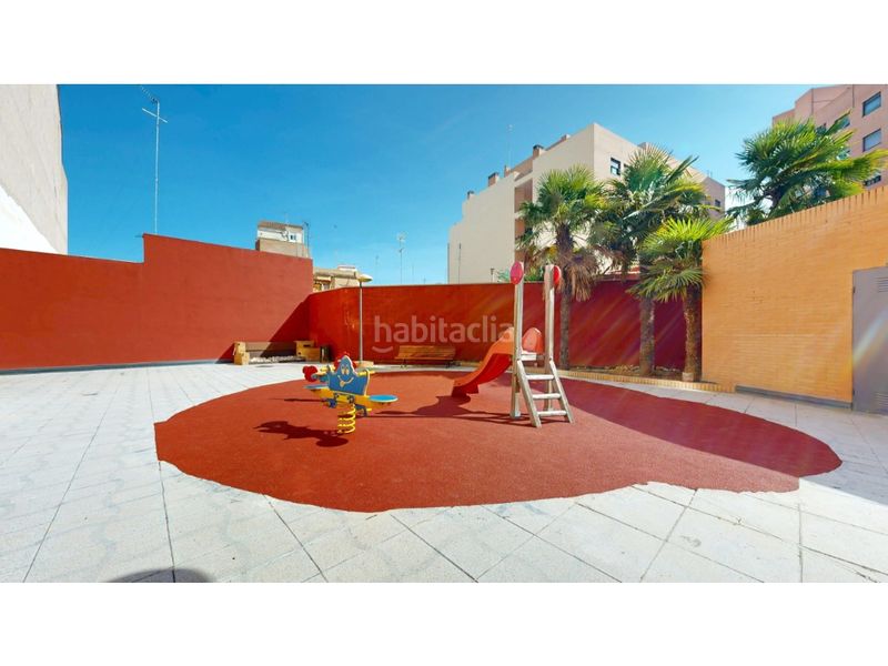 Foto eb2d013f-6142-4c39-adb9-075610d2f97e. Pis amb aparcament a Picassent