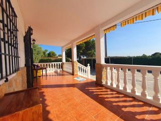 Chalet  Cv-315. Chalet independiente a la venta en náquera