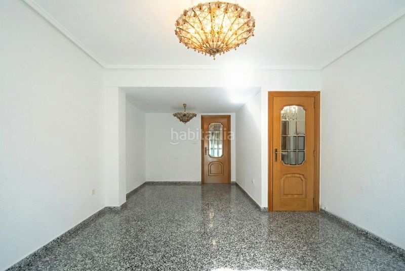 Foto d4e9a541-167f-4e13-bb6b-0db3206c83a4. Pis a Russafa Valencia