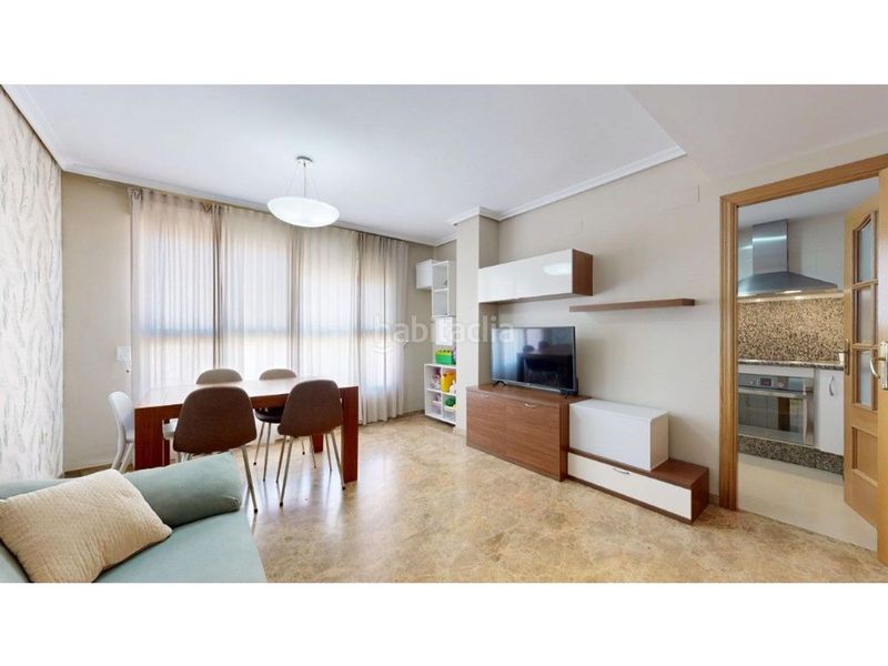 Foto c285e30f-f5a9-407b-b3a5-5b645ea07370. Pis a Sueca Sueca