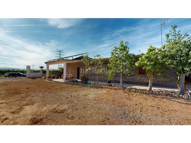 Foto 5358fcb1-5b5c-4a37-803d-1e648f981f8b. Xalet amb aparcament piscina a Carlet