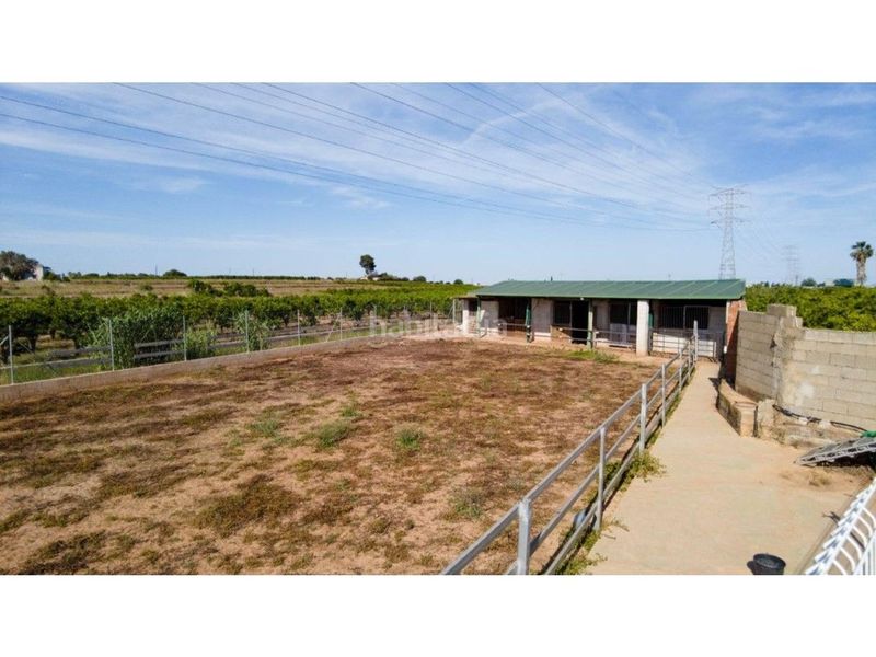 Foto caf52235-2d0d-4423-8d85-faaffe08c548. Xalet amb aparcament piscina a Carlet