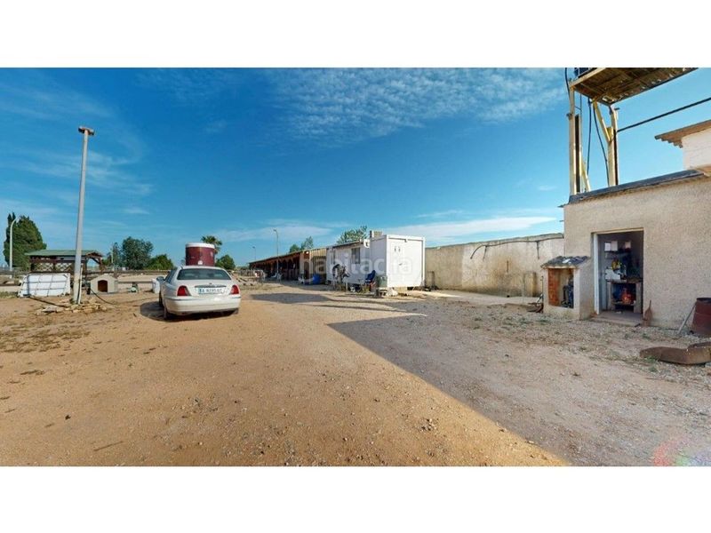Foto cc478070-d55c-4a07-99e1-7706930b9696. Xalet amb aparcament piscina a Carlet
