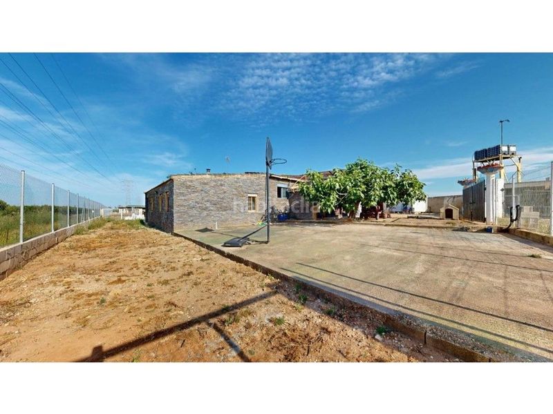 Foto cfef135a-2087-454f-85e4-edbc7b6b5237. Xalet amb aparcament piscina a Carlet