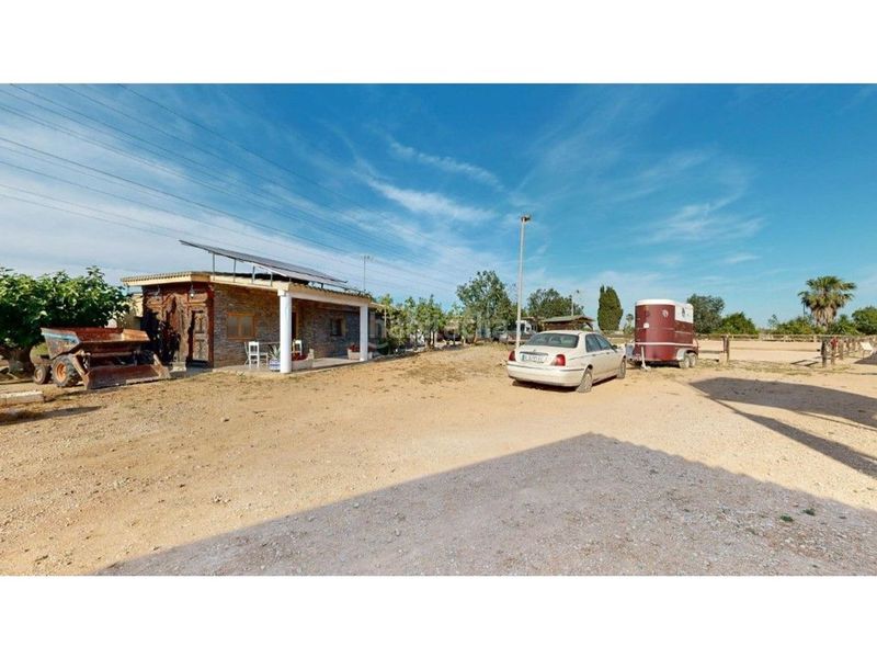 Foto e5d373ed-f44c-4764-92c8-752616e76303. Xalet amb aparcament piscina a Carlet