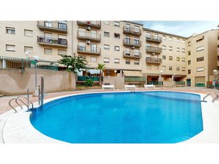 Pis  Calle sant rafel. Vivienda con piscina y garaje incluido en residencial privado en