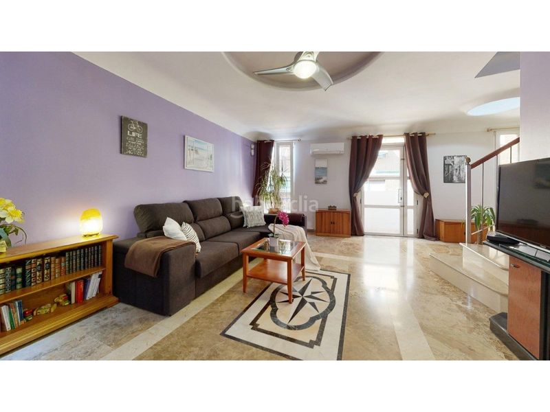 Foto 0ee8e54b-4004-4f54-9dad-6c7e04cfc033. Casa amb calefacció aparcament a Natzaret Valencia
