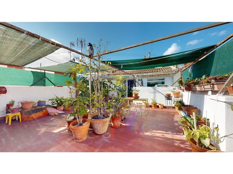 Foto 4aa50deb-6a0d-4ed9-86d3-39d4077406a9. Casa amb calefacció aparcament a Natzaret Valencia