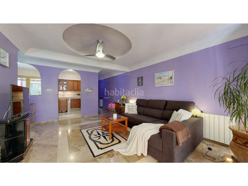 Foto b40c5f32-ed05-41e6-bf04-2a792ebecaaf. Casa amb calefacció aparcament a Natzaret Valencia