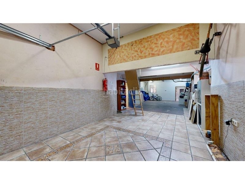 Foto e37bae19-e2b3-419c-b594-36c3f60c5837. Casa amb calefacció aparcament a Natzaret Valencia