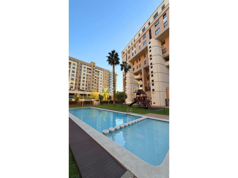 Foto e1fecbca-197c-4c60-a65e-e4a8206944e2. Pis amb piscina a Nou Campanar Valencia