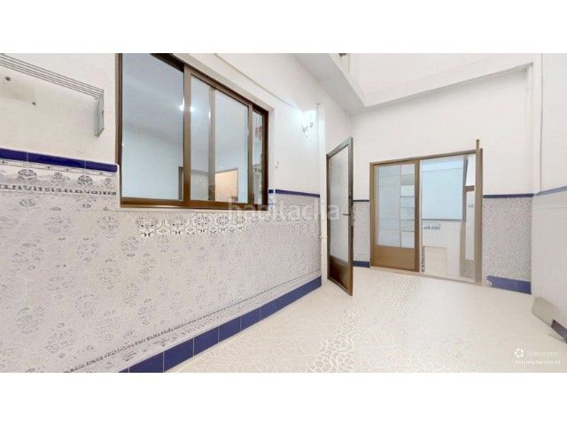 Foto 9888cde4-4fda-4461-bb55-23c609308210. Casa amb piscina a Centre Alzira
