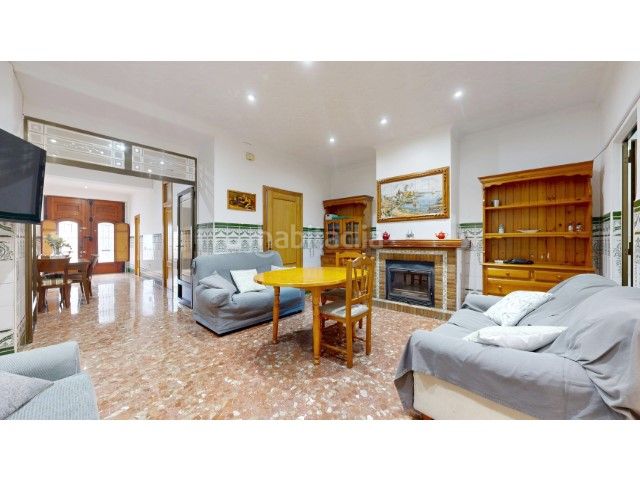 Foto bfd9ea8c-c24d-40f0-a1e1-c074f5bb51b1. Casa amb piscina a Centre Alzira
