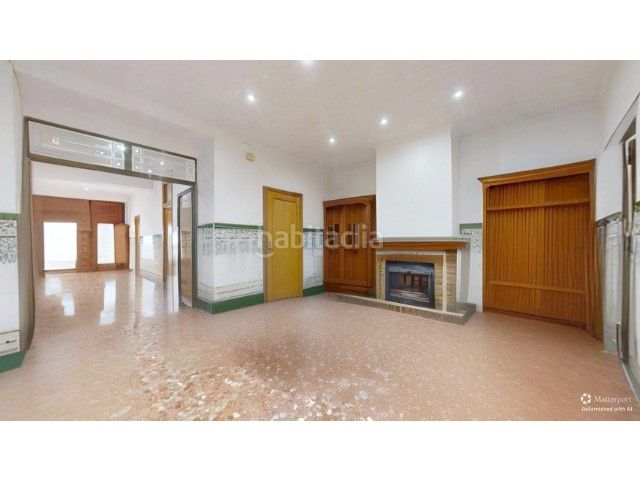 Foto cfdf5638-819d-48d8-bf31-a4e922366ba1. Casa amb piscina a Centre Alzira