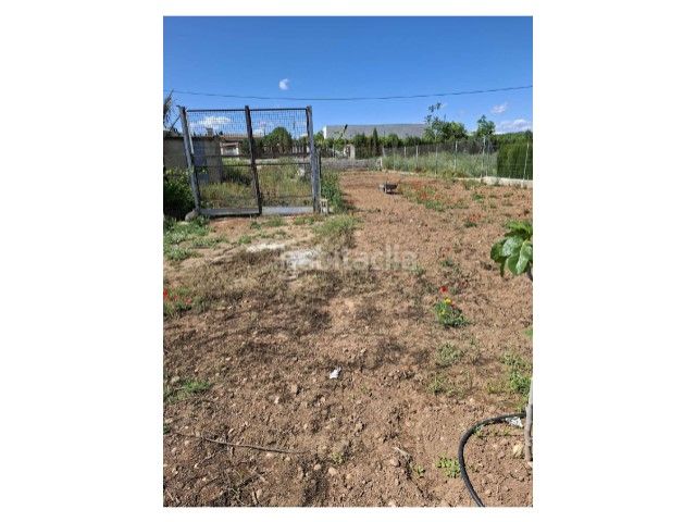 Foto d2468c51-9082-4254-9ef7-2aa21d3e40a3. Terreny residencial a Cheste