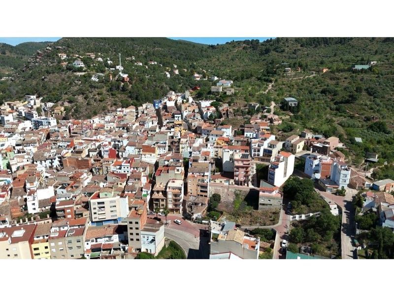 Foto 2a9e2759-f59b-4097-beed-1f68fc1a9fbb. Pis amb aparcament a Gátova