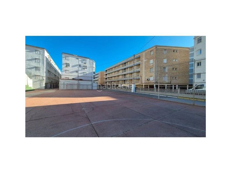 Foto eb271954-b5f3-485b-9557-89511c9a0512. Pis amb calefacció aparcament a El Perellonet Valencia