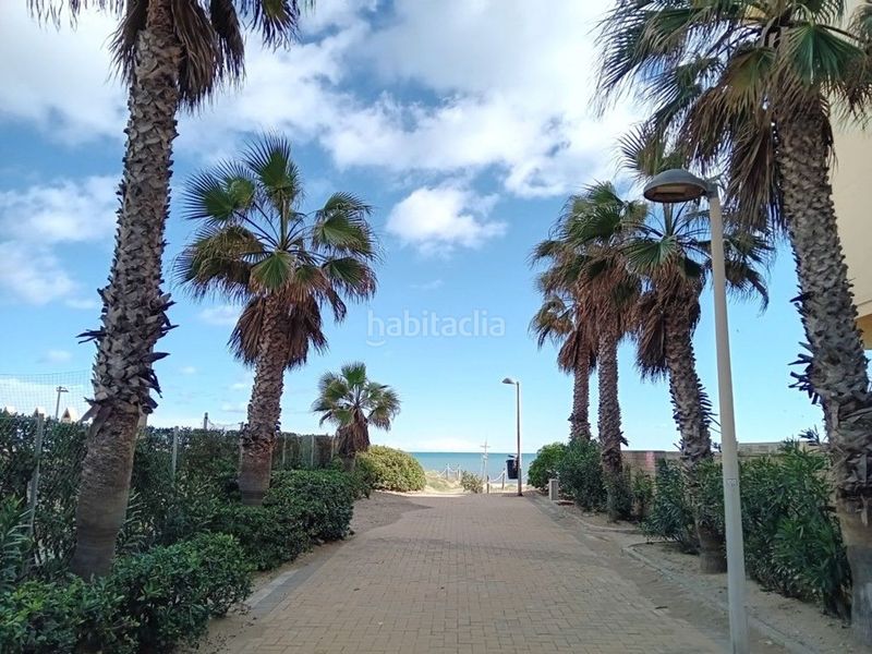 Foto a7fc8717-f84f-4954-bd8d-637f282b8ce4. Pis amb calefacció aparcament piscina a El Perellonet Valencia