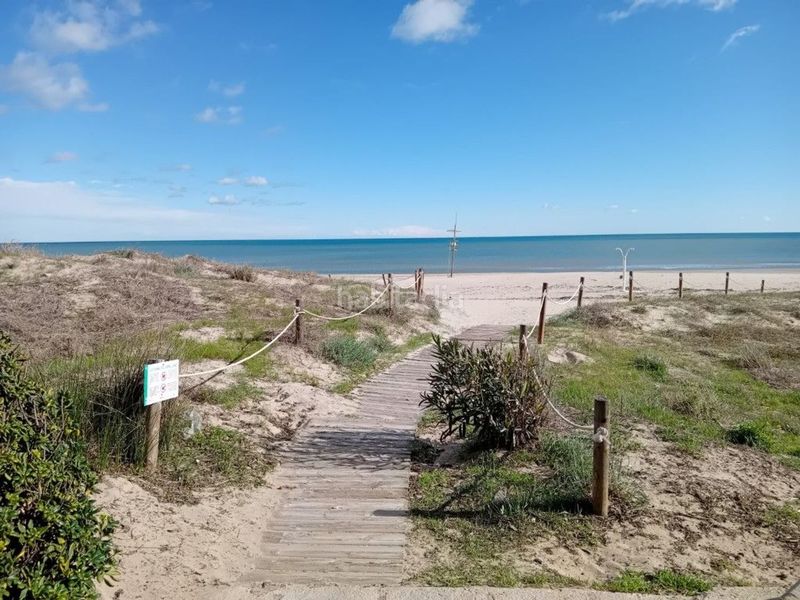 Foto a906f920-edf9-424d-b603-a07959bdde6d. Pis amb calefacció aparcament piscina a El Perellonet Valencia