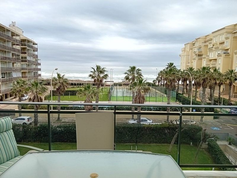 Foto cafe27fc-3d12-4df0-ab2b-45a2fb5694fe. Pis amb calefacció aparcament piscina a El Perellonet Valencia