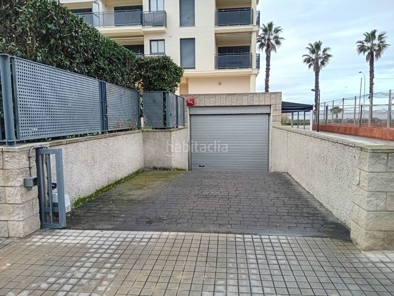 Foto d2a0cae0-866a-4b7d-a33c-e616e2d78b6d. Pis amb calefacció aparcament piscina a El Perellonet Valencia