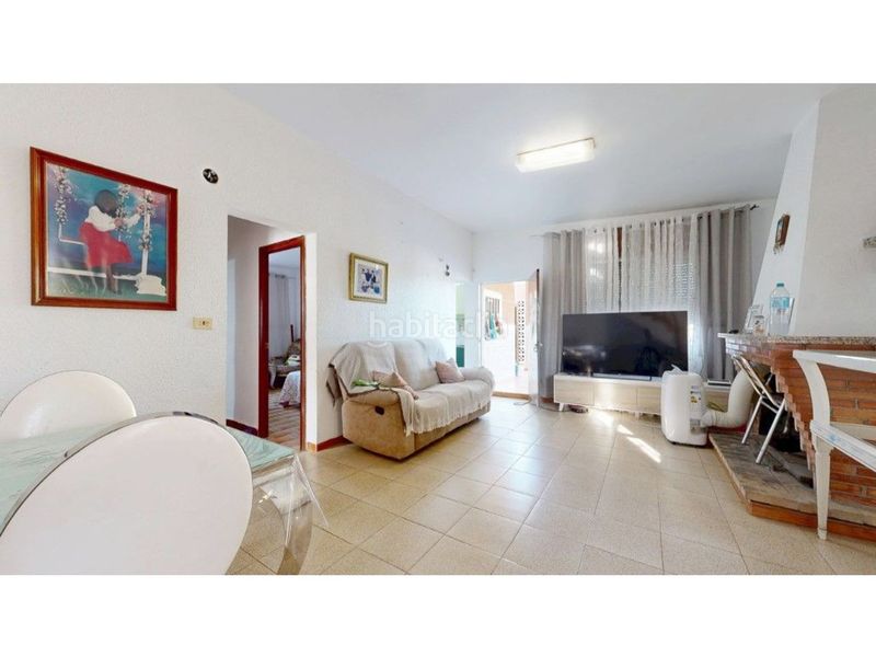 Foto 0864b6cd-50d4-463a-8d8c-f190d020b7f4. Casa amb aparcament a Onda