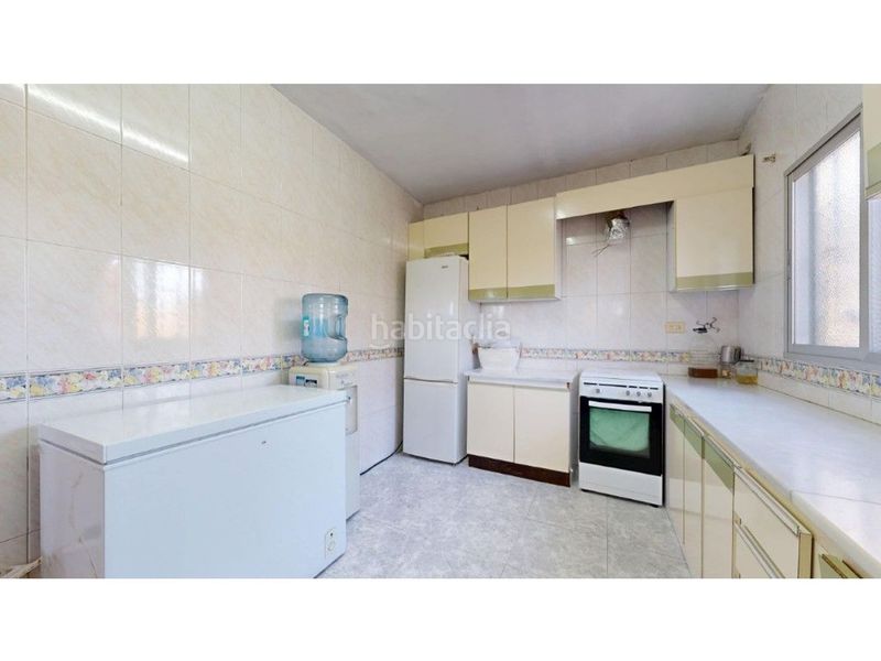 Foto afc801c9-f06b-4605-a79e-96f2844041e4. Casa amb aparcament a Onda