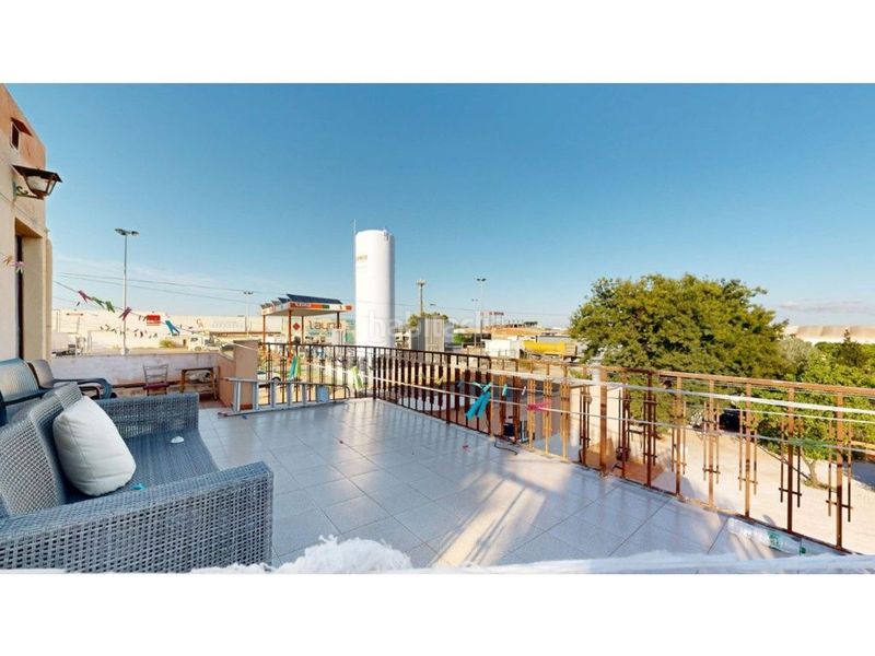 Foto d52cdd73-64b3-4325-b022-a44dbcea5502. Casa amb aparcament a Onda