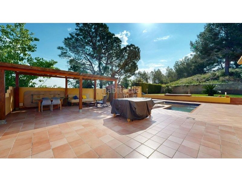 Foto beb8e933-e6a9-4e3a-8cca-11659d576077. Casa amb calefacció aparcament piscina a Riba - roja de Túria
