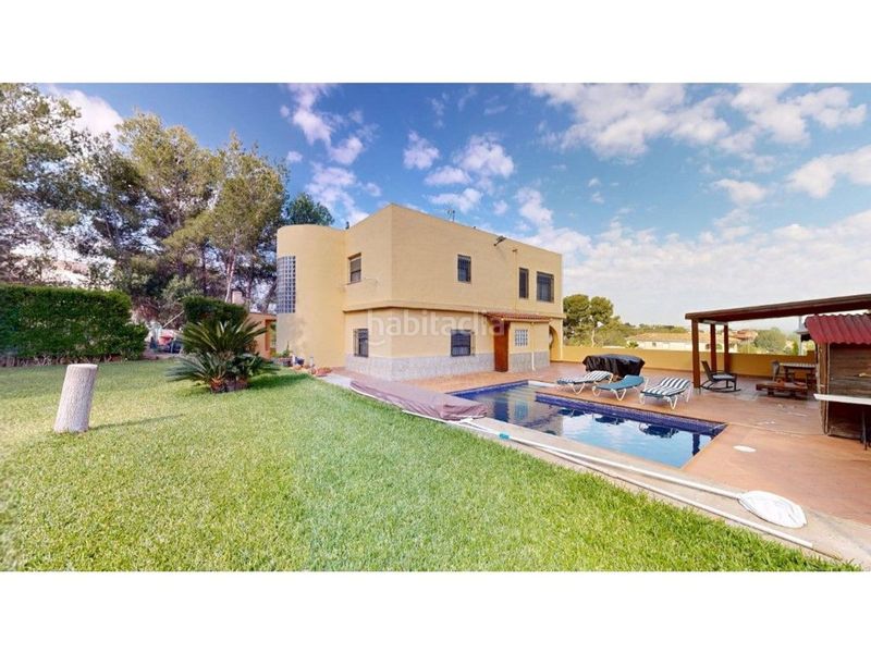 Foto e8d8f590-2aa3-4674-bf0c-5588aeff5d6e. Casa amb calefacció aparcament piscina a Riba - roja de Túria