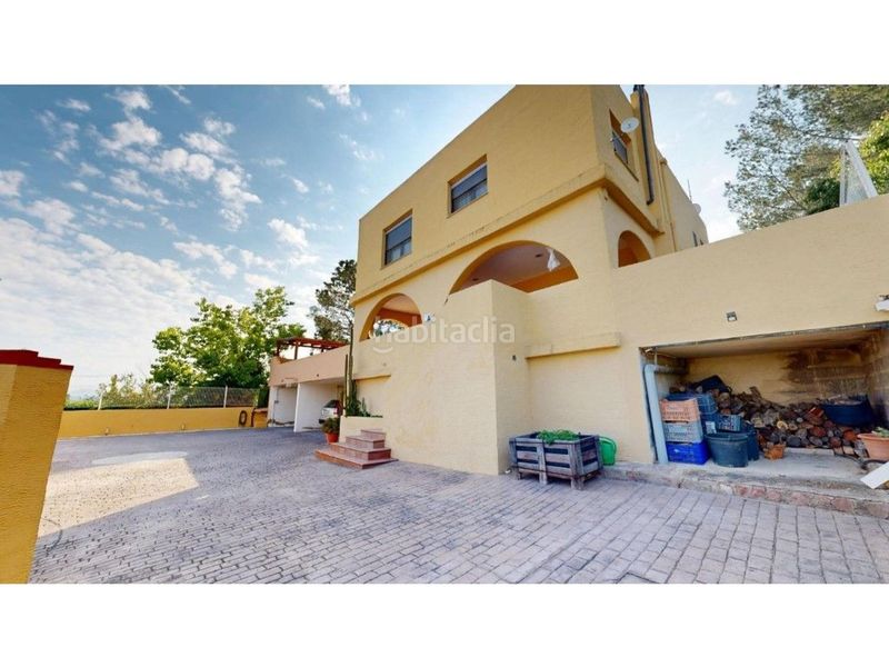 Foto e8fe8770-98b4-4585-8668-70ec2203482a. Casa amb calefacció aparcament piscina a Riba - roja de Túria