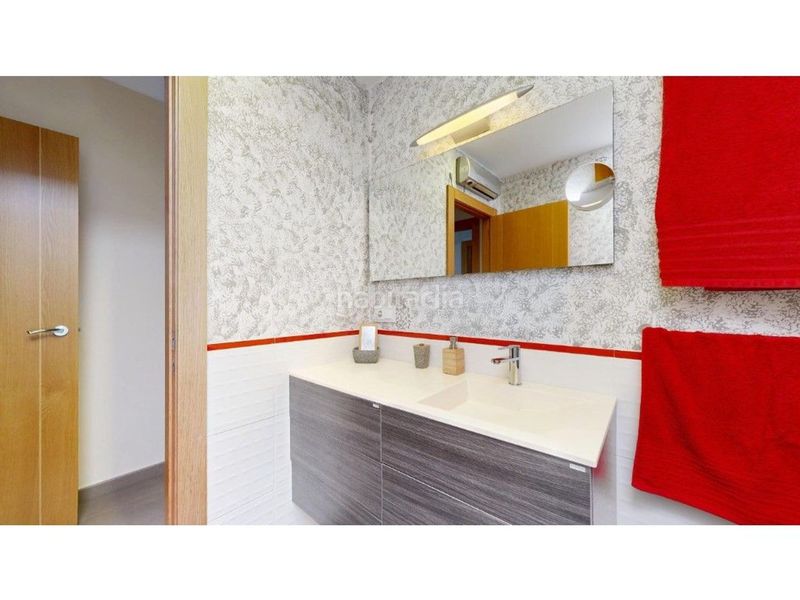 Foto f297095b-8d32-4fc0-8923-3e8926c95233. Casa amb calefacció aparcament piscina a Riba - roja de Túria