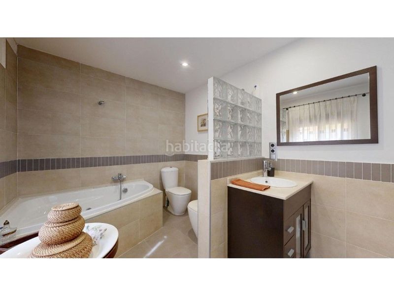 Foto f674806e-2d76-45c6-be06-7ec0f2abb3bc. Casa amb calefacció aparcament piscina a Riba - roja de Túria