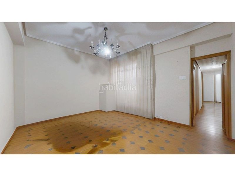 Foto 0d018a04-becd-4bb1-b05d-f4159b6c8aa2. Pis a Sueca Sueca
