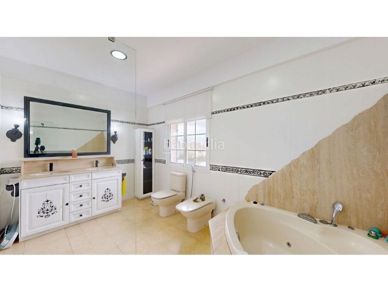 Foto 58c559c7-7a18-45eb-8dbb-cf0bca414733. Chalet  4 habitaciones 1 estancias 103011658 en Eliana (l´)